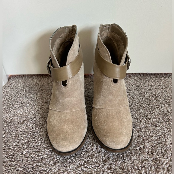 Jessica Simpson bootie size 7 - Picture 1 of 4